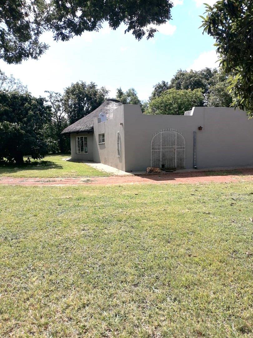 6 Bedroom Property for Sale in Mamogaleskraal North West